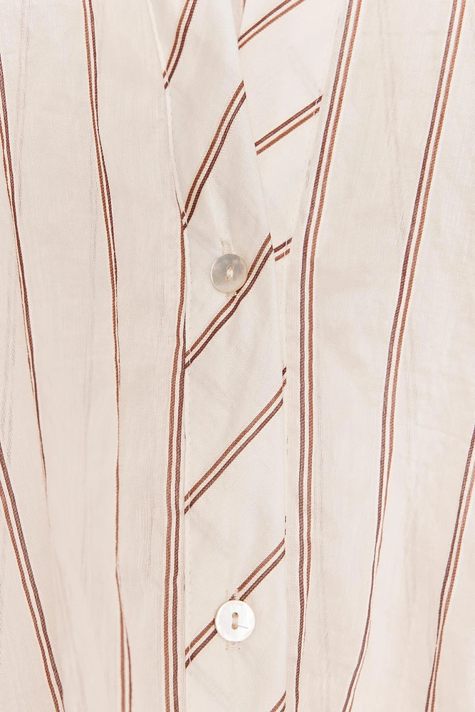 CHEMISE À RAYURES ET NOEUD