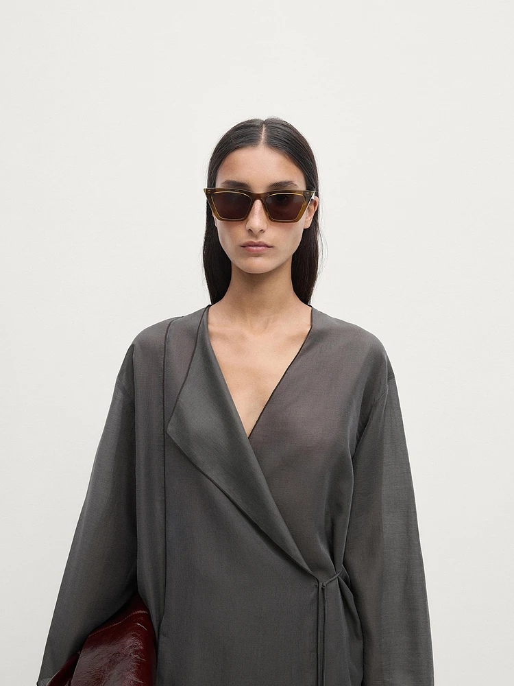 Flowing kimono with tie detail