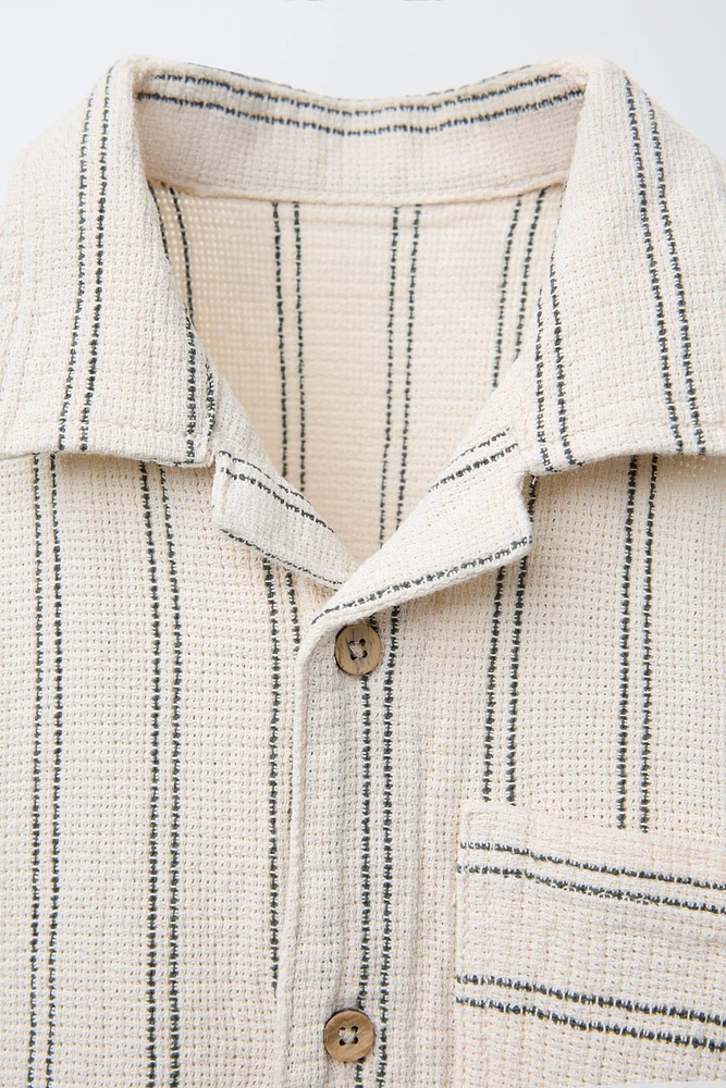 TEXTURED STRIPED TOP