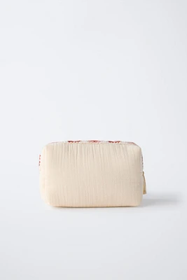 CROCHET TEXTURE TOILETRY BAG