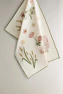 EMBROIDERED HEN CLEANING KITCHEN TOWELS