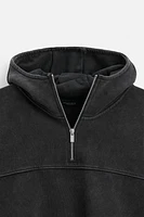 SWEAT DÉLAVÉ À COL ZIPPÉ