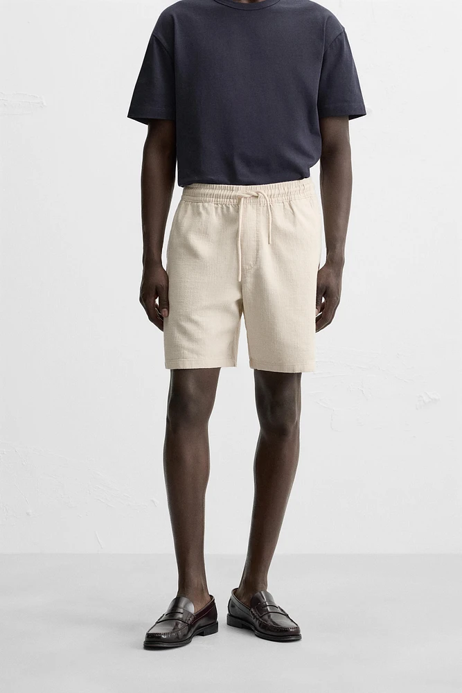 BERMUDA REGULAR FIT STRUCTURÉ