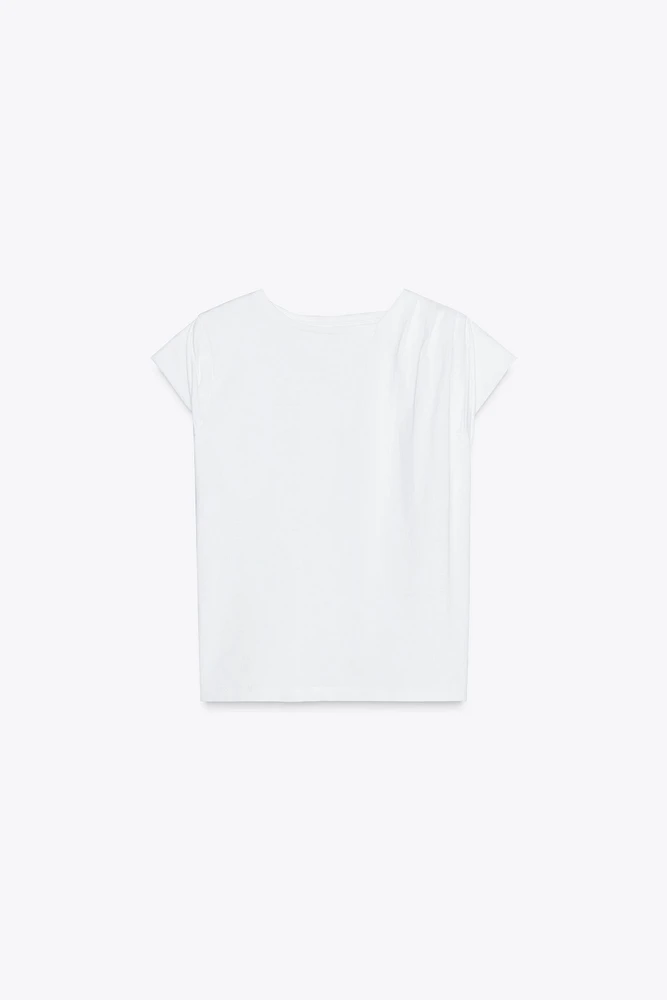 T-SHIRT AVEC PLIS AUX ÉPAULES