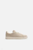 BASKETS EN CUIR