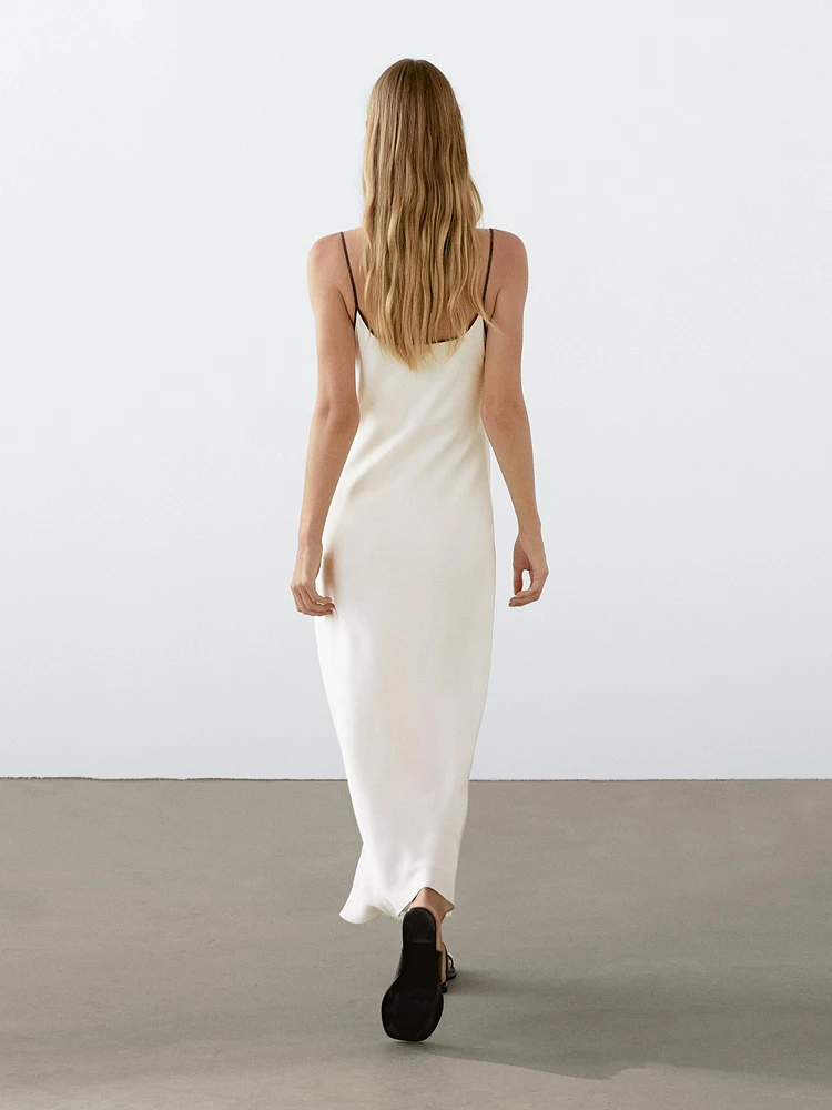 Robe midi style nuisette satinée