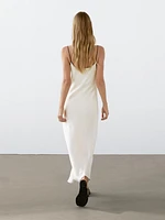 Robe midi style nuisette satinée
