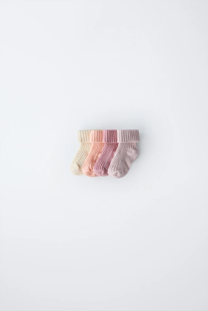 LOT DE QUATRE PAIRES CHAUSSETTES COULEURS