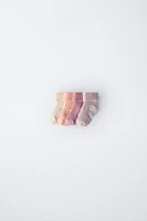 LOT DE QUATRE PAIRES CHAUSSETTES COULEURS