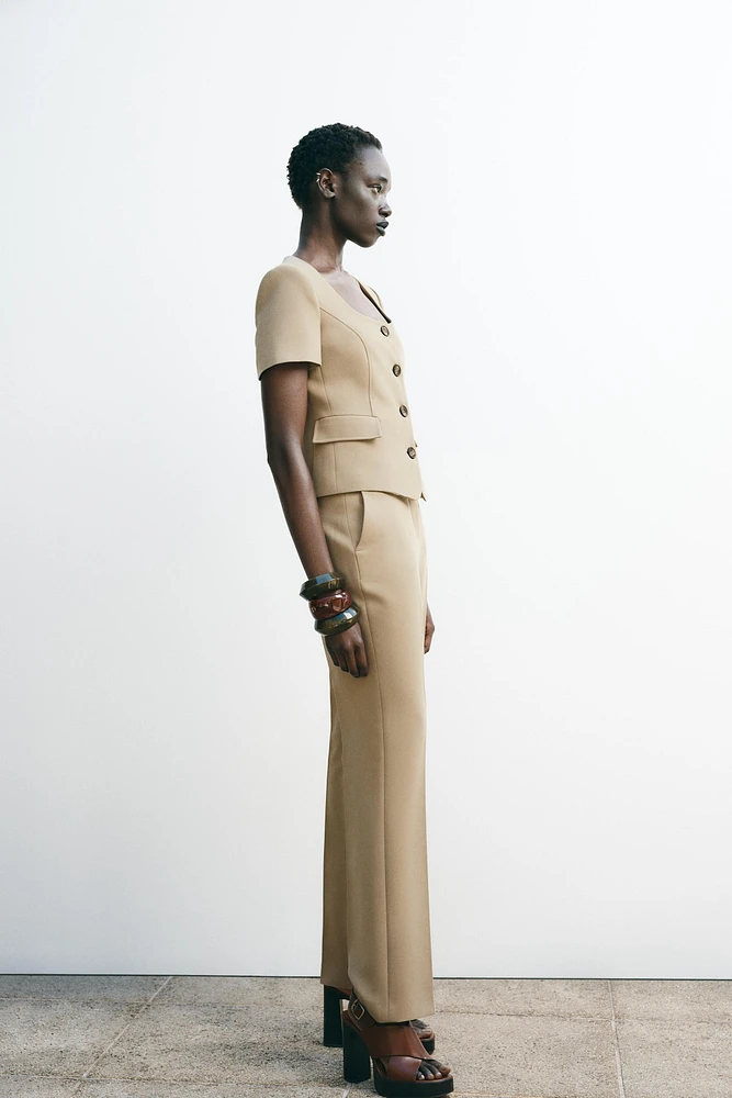 SHORT SLEEVE BLAZER WITH SHOULDER PADS