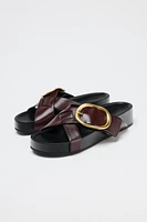 LEATHER BUCKLE SANDALS
