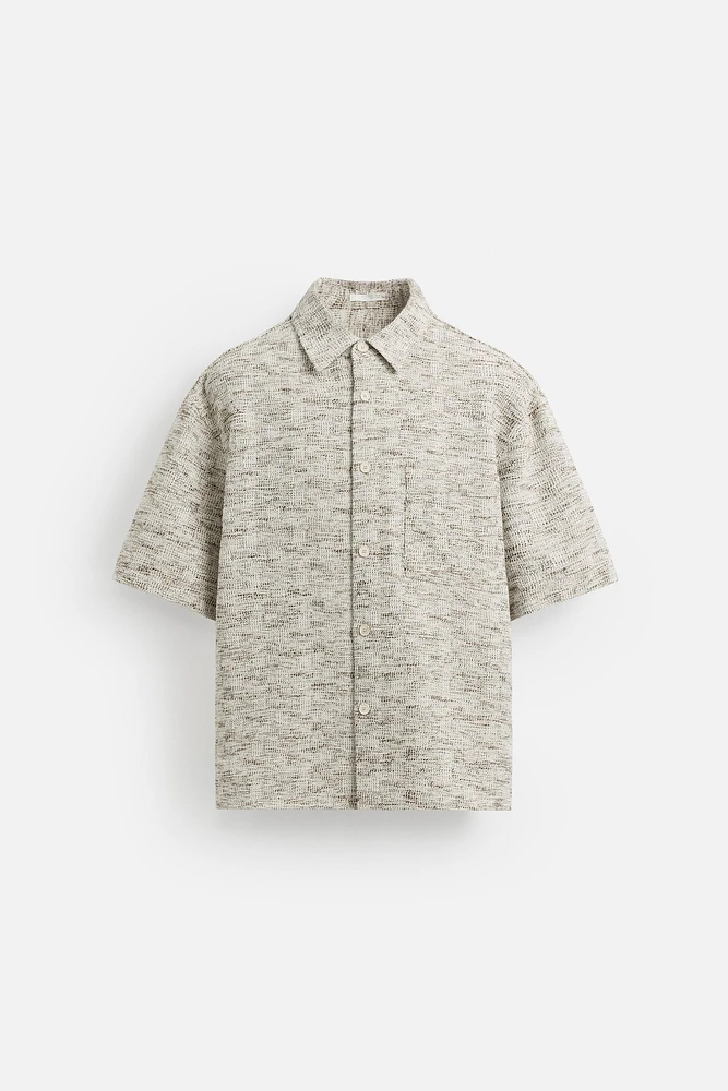 CONTRAST TEXTURE OVERSHIRT