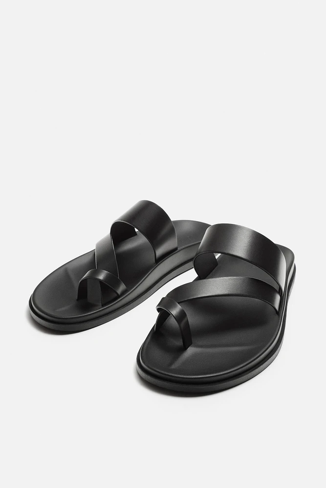 SANDALES À BRIDES