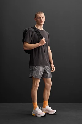 LIGHTWEIGHT TEXTURED T-SHIRT