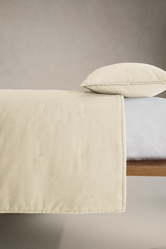 FADED-EFFECT LINEN QUILT