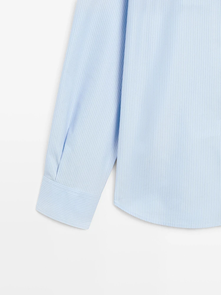 Chemise regular fit à rayures en coton mélangé