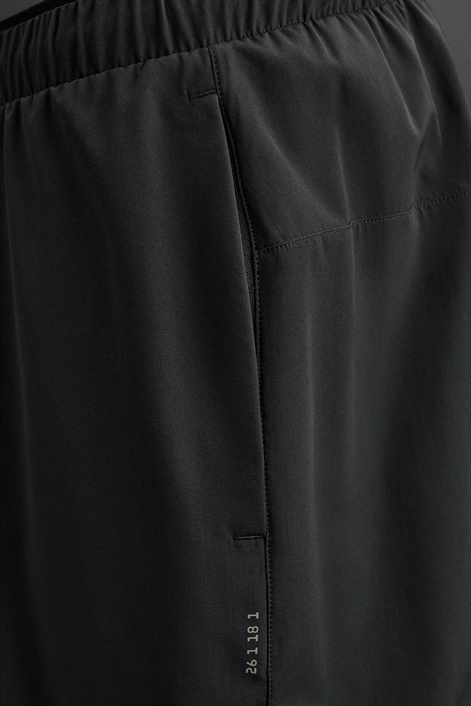 LIGHTWEIGHT TECHNICAL PANTS