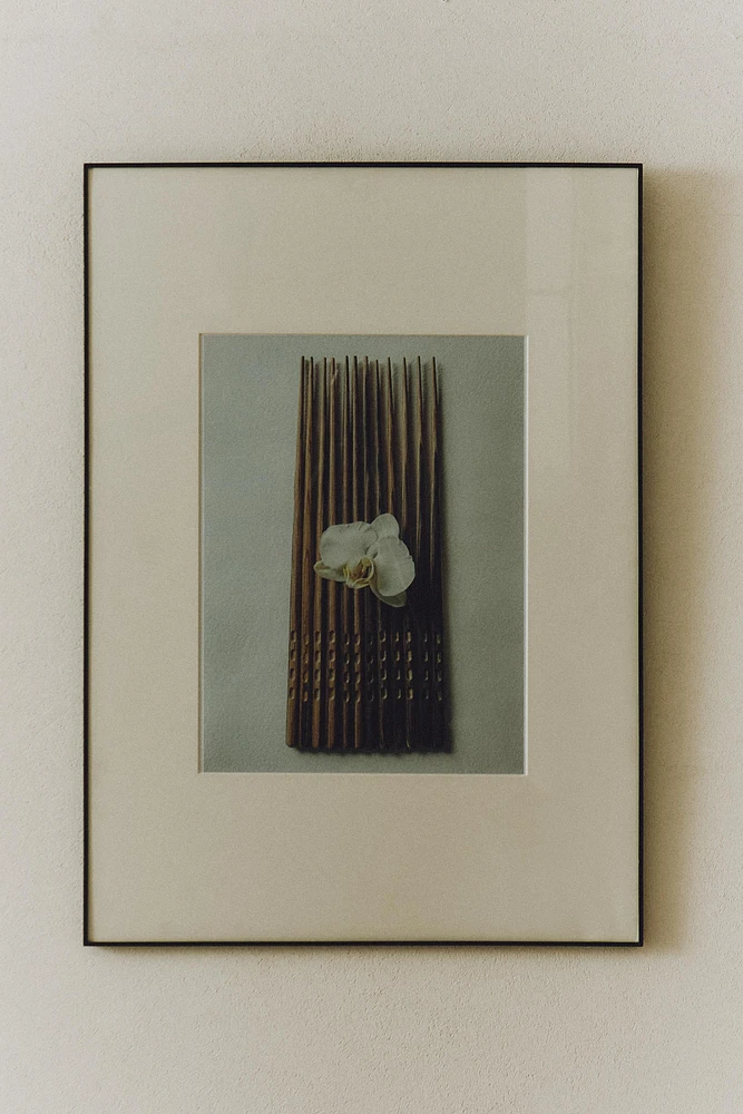 XL PICTURE FRAME WITH METAL BORDER