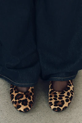 BALLERINES EN CUIR À IMPRIMÉ ANIMALIER