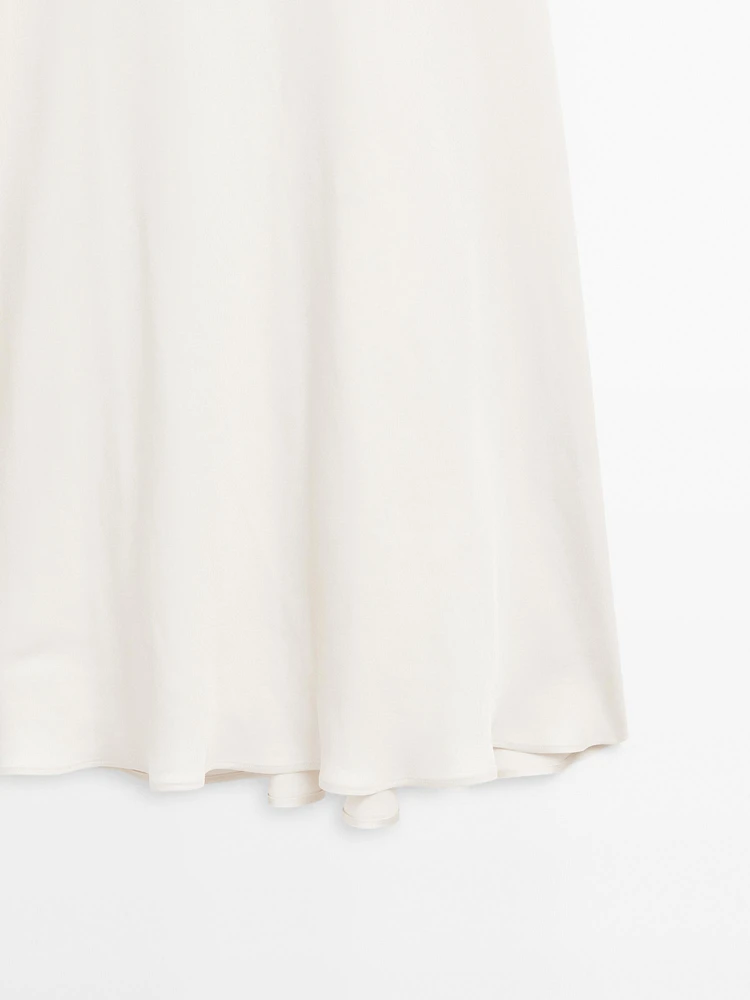 Robe midi style nuisette satinée