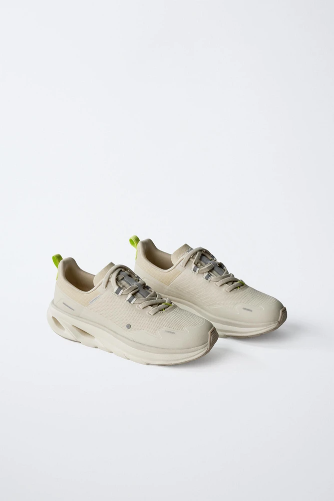 SNEAKERS WITH SOLE DETAIL