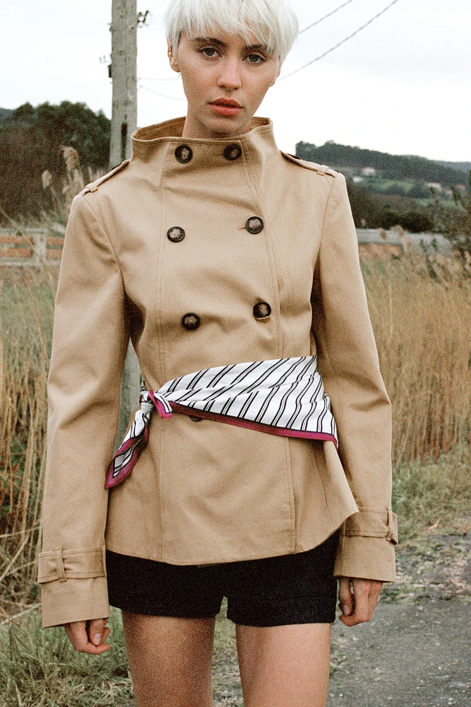 SHORT PRINTED SCARF TRENCH COAT