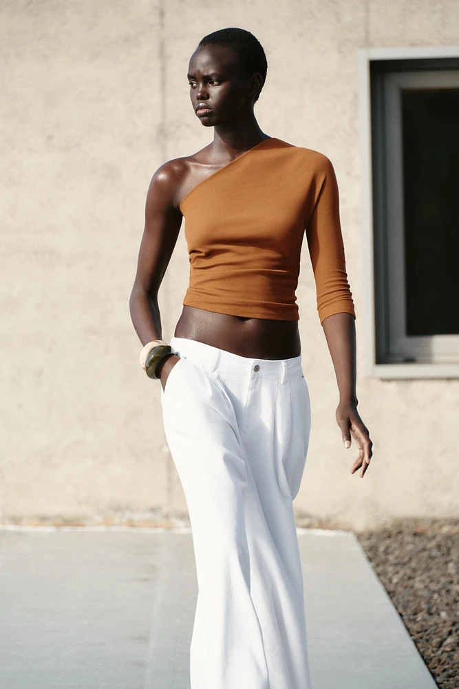 RIBBED ASYMMETRICAL TOP