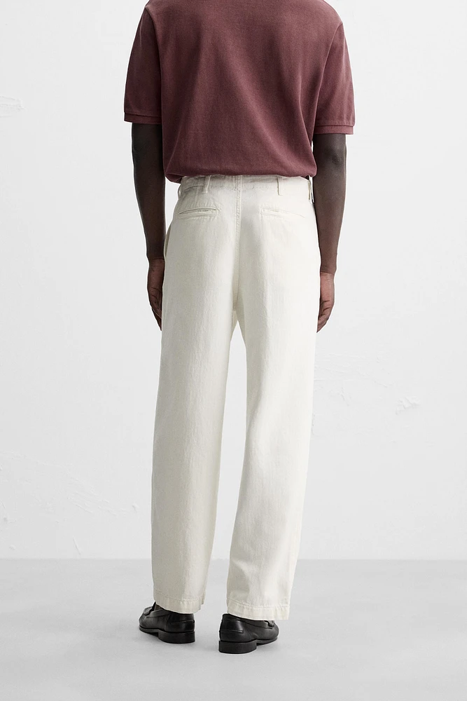 PANTALON CHINO À CHEVRONS