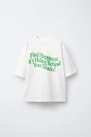 T-SHIRT À INSCRIPTION IMPRIMÉE EN RELIEF