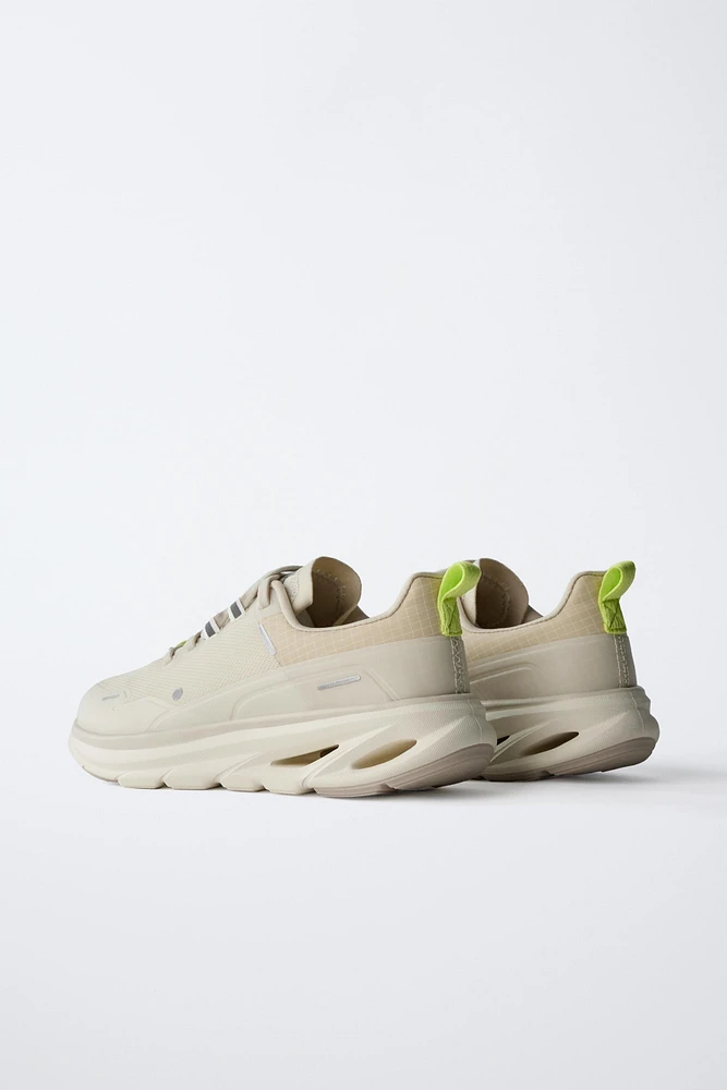 SNEAKERS WITH SOLE DETAIL