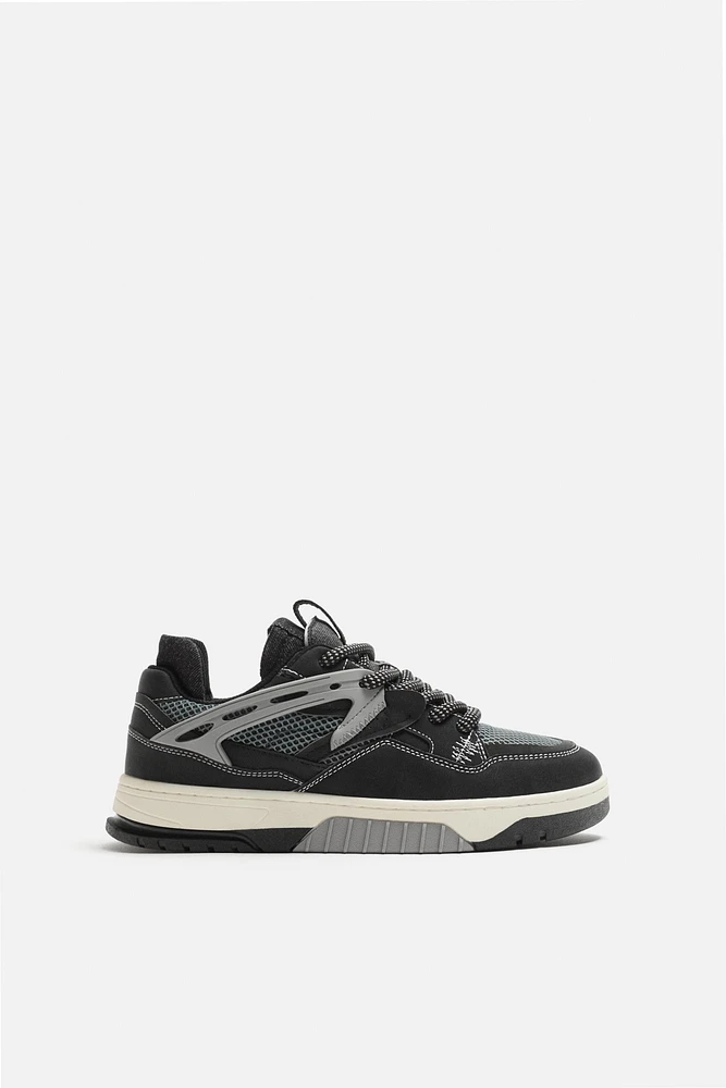 SKATE SNEAKERS