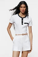 T-SHIRT WITH CONTRASTING PIPING
