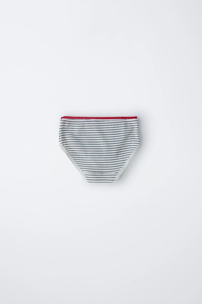 2-6 ANS/ LOT DE TROIS CULOTTES CŒURS