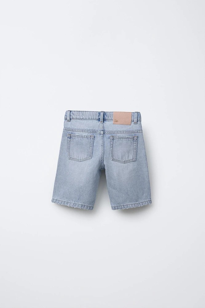 BERMUDA EN DENIM STRAIGHT FIT