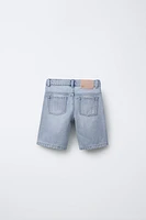 BERMUDA EN DENIM STRAIGHT FIT