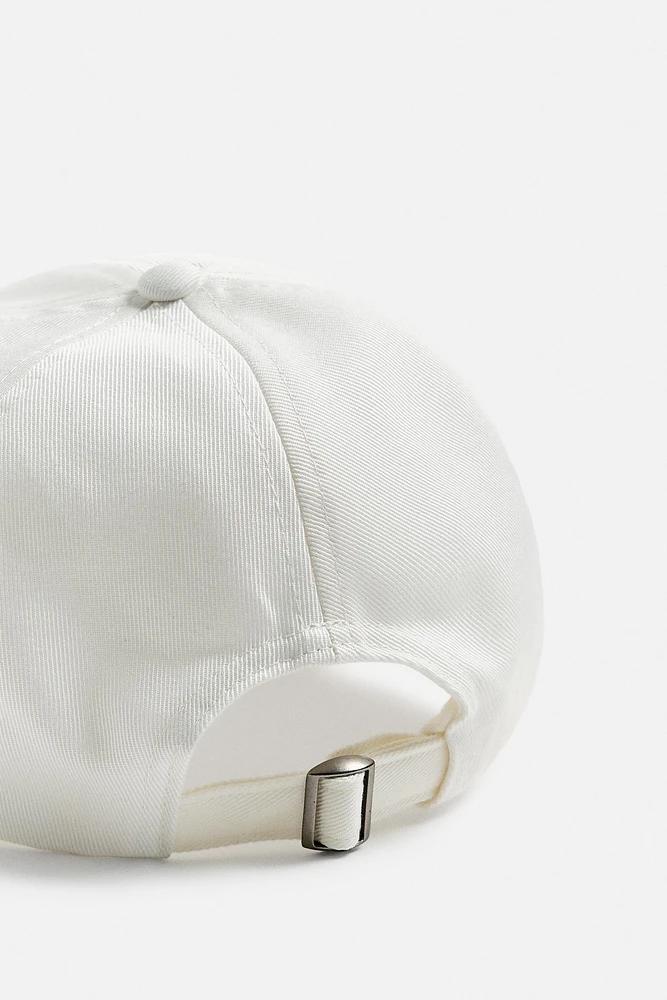 EMBROIDERED TEXT CAP