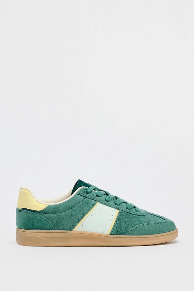 SNEAKERS