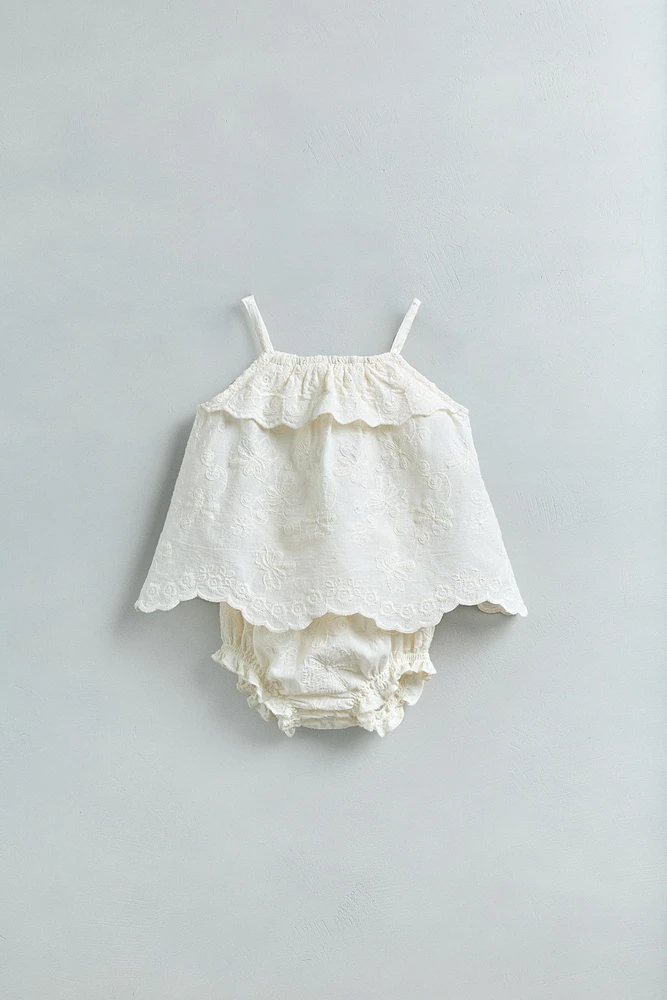 BLOUSE ET CULOTTE À FLEURS BRODÉES