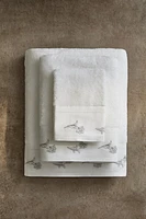 BATH TOWEL WITH EMBROIDERED APPLIQUÉ