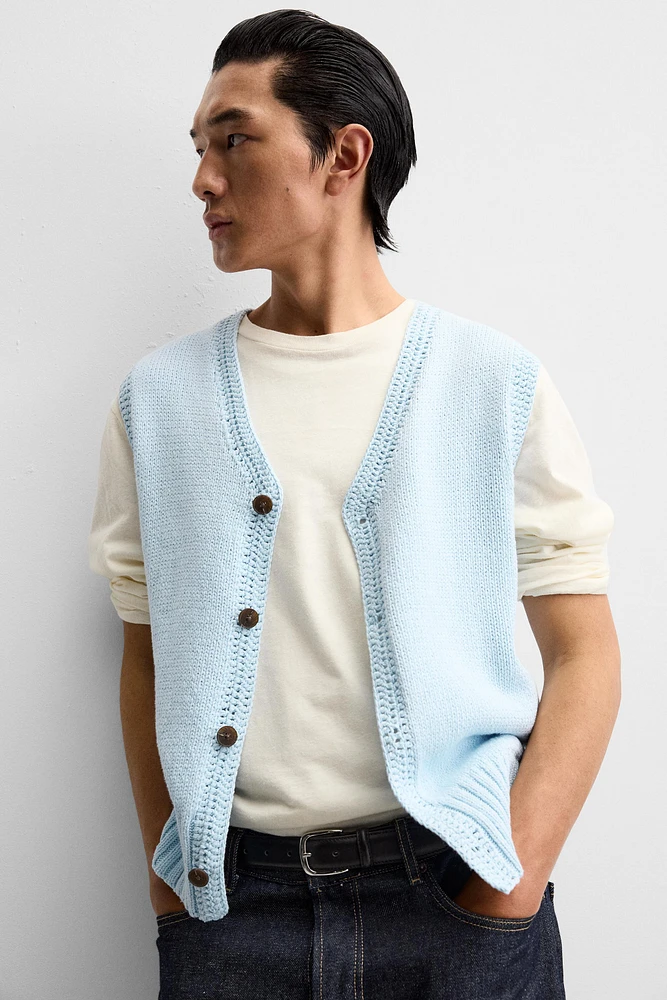 KNIT VEST