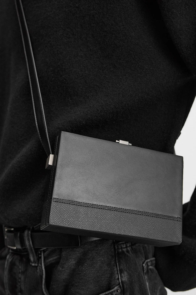 CROSSBODY BOX BAG