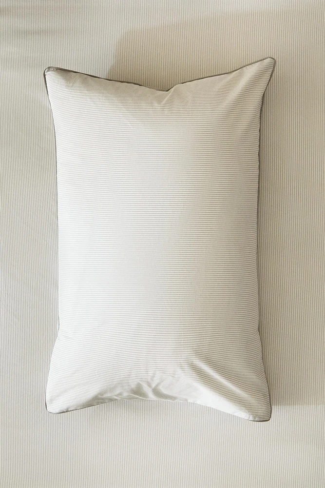 CHILDREN’S STRIPED PILLOWCASE