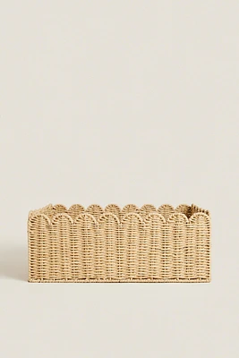 CHILDREN'S MEDIUM SCALLOPED BASKET