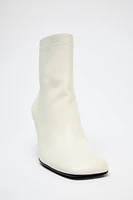 LEATHER TOPSTITCHED ANKLE BOOTS