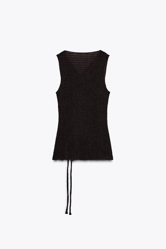 TOP À TEXTURE AVEC CEINTURE