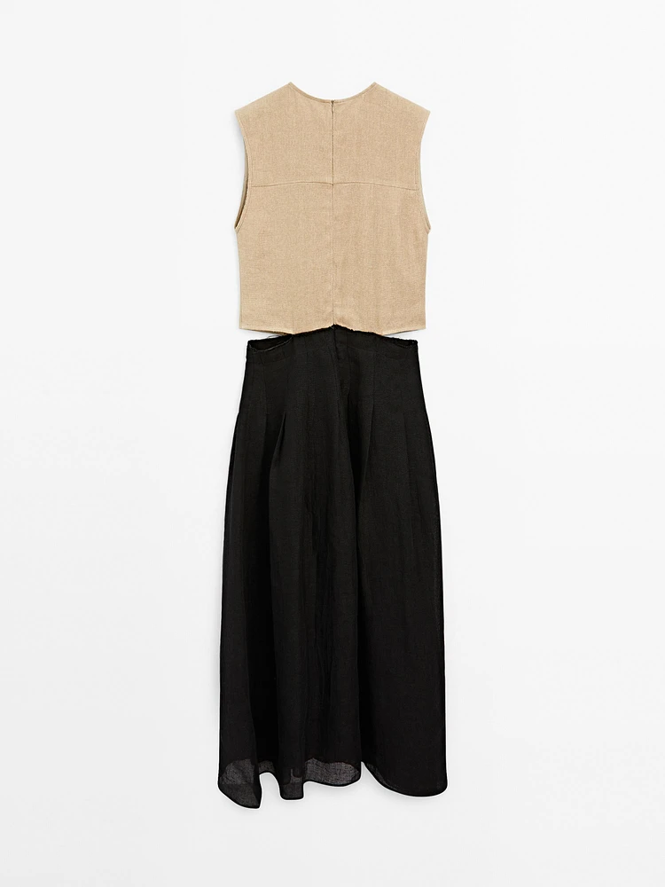 Contrast long dress with side slits