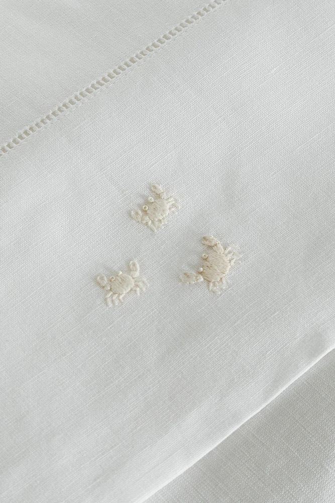 FLAT SHEET WITH CRAB EMBROIDERY
