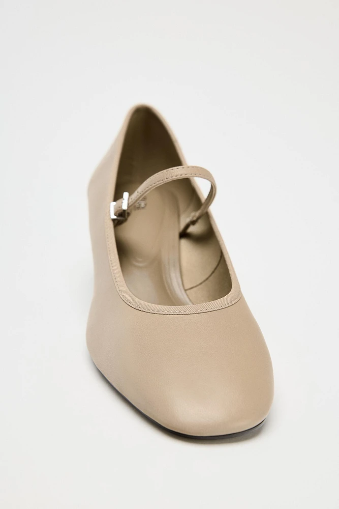 CHAUSSURES À TALONS BRIDE EN CUIR