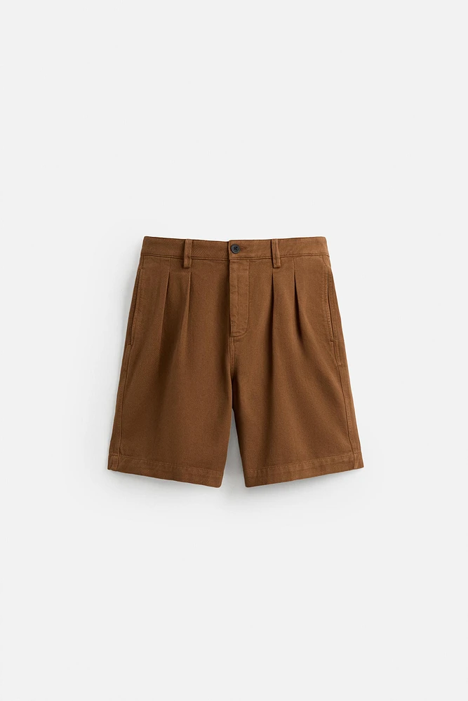 BERMUDAS COUPE DÉCONTRACTÉE PLIS
