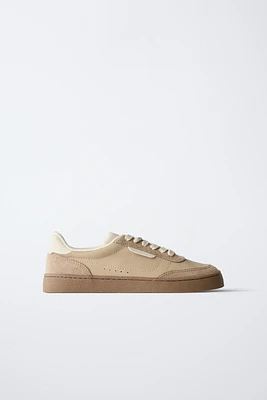 SNEAKERS WITH DETAIL